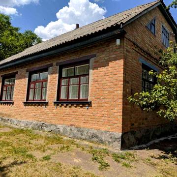 Продам дом в селе Мгарь Полтавской области
