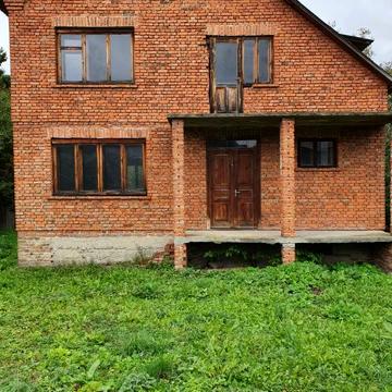 Незавершене будівництво будинку