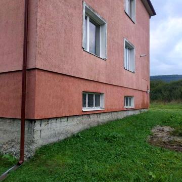 Продаю будинок та присадибну ділянку