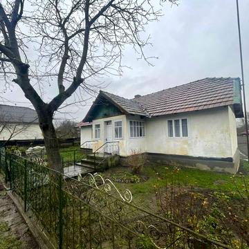 Продається будинок у селі Черневе, за 16 км до польського кордону