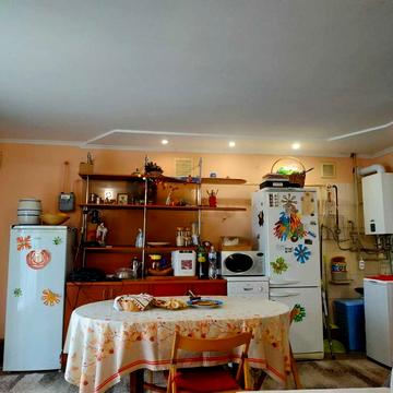 Продам капитальный дом в центре Александровки