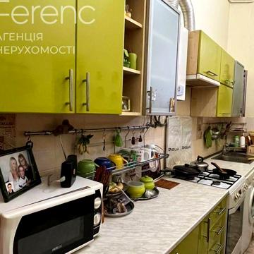 Продаж 2 кім квартири вулиця Леонтовича (Церква Анни)