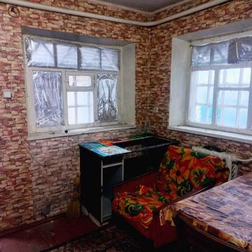 Продам дом, участок 15 соток в с.Орловщина. Центр.