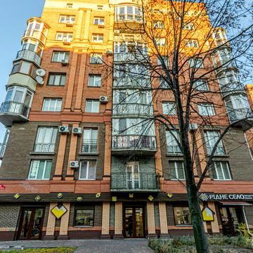 Володимира Козака вул., 1