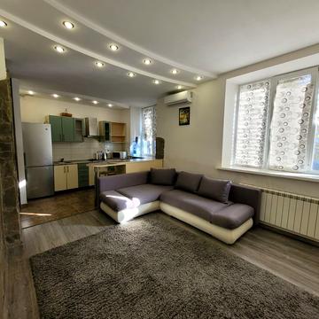 Гарна 2х квартира-студія, р-н театру ім.Магара.