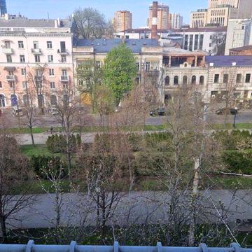 СРОЧНО Продам двухуровневую квартиру, Дмитрия Яворницкого 53а, Центр