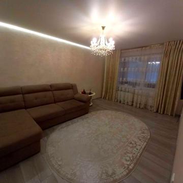 Продам 3-х кімнатну квартиру з чудовим ремонтом. Троєщина.
