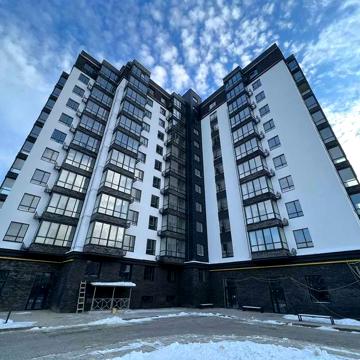 Домбровського, 75