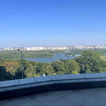 Івана Мазепи вул. (Січневого Повстання), 11-Б