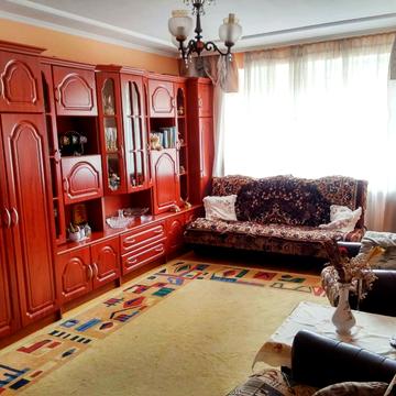 Миру вул., 50