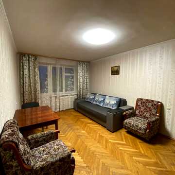 Чеська вул., 4
