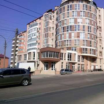 Героїв Майдану вул. (Червоноармійська), 150