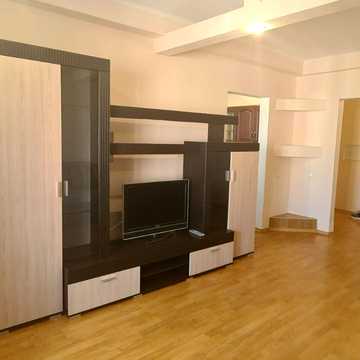 Ревуцького вул., 5