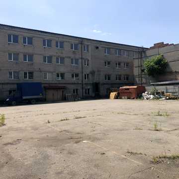 Ударників вул., 27
