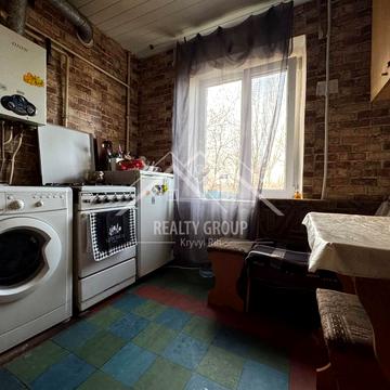 Металургів просп., 15