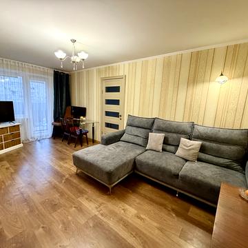 Університетський просп. (Гагаріна), 48