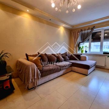 Віталія Власова вул., 12