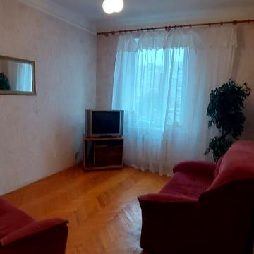 Центральний просп. (Леніна), 11