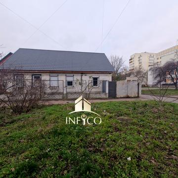 Захисників України вул. (Волкова), 18