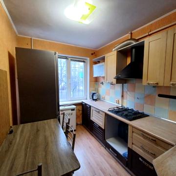 Десантна вул., 4