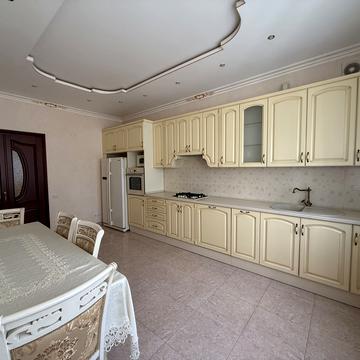 Плоска вул., 24