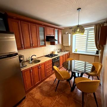 Космонавтів просп., 39