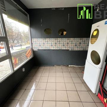 Степана Бандери вул., 1