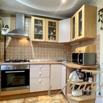 Бородинська вул., 1