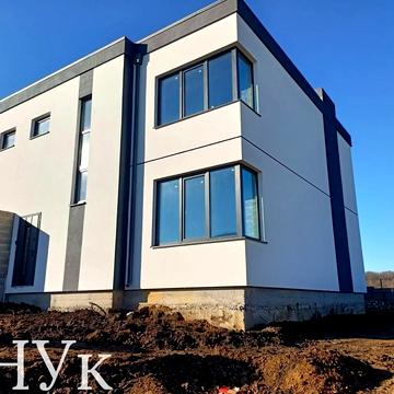 Василя Стуса вул., 26