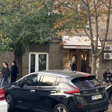 Незалежної України вул. (40 років Радянської України), 68-А