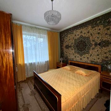 Героїв України вул., 9