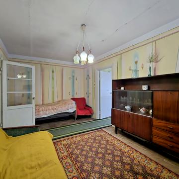 Камянецька вул., 50