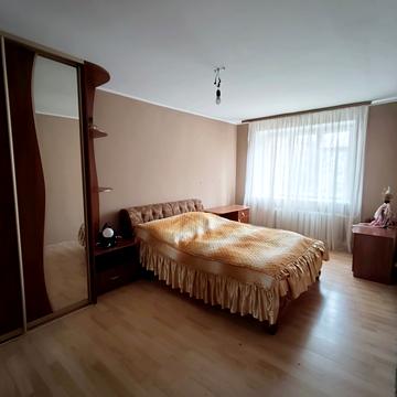 Відінська вул., 25