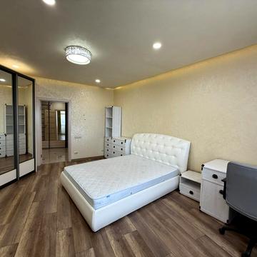 Бережанська вул., 52