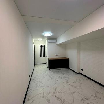 Літературна вул., 8