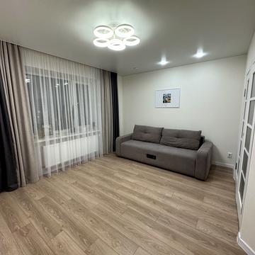 Олега Антонова вул. (Карла Маркса), 13в