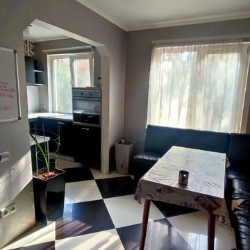 Небесної Сотні просп. (Маршала Жукова), 13