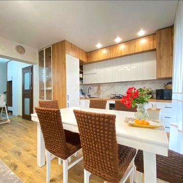 Гімназійна