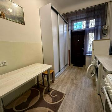 Проскурівська вул., 13