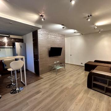 Олександра Поля просп. (Кірова), 62