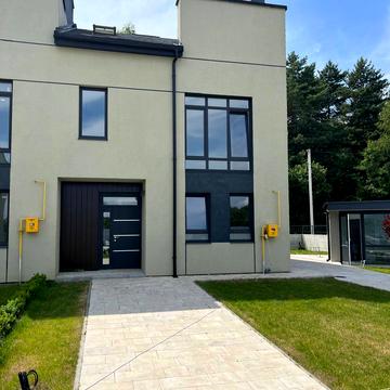 Коновальця, 40