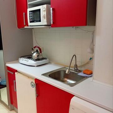 Віри Холодної пл., 3