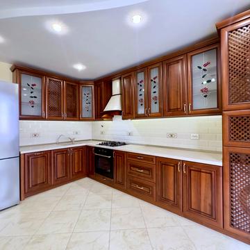 Зарічанська вул., 11л