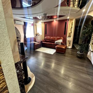 Тобілевича вул., 7а