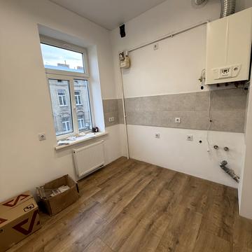 Дмитра Вітовського вул. (), 12