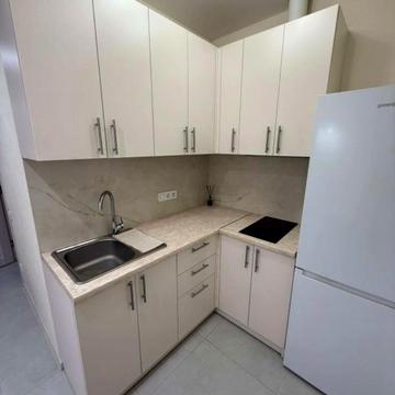 Перлинна вул., 2