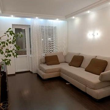 Олександра Поля просп. (Кірова), 42