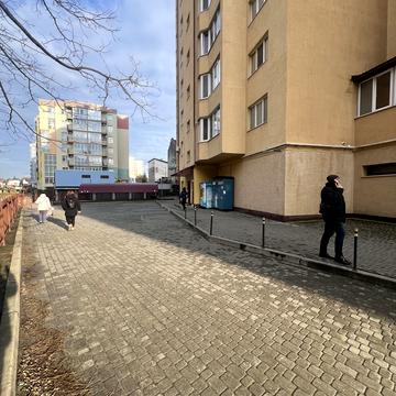 Залізнична вул., 7П