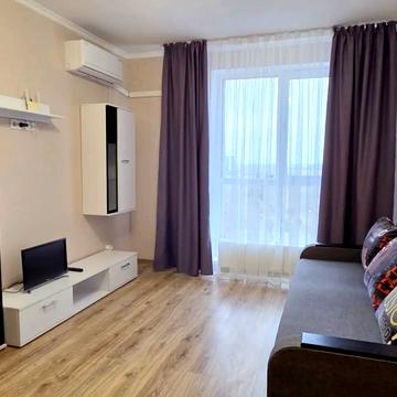 Набережна Перемоги вул., 56