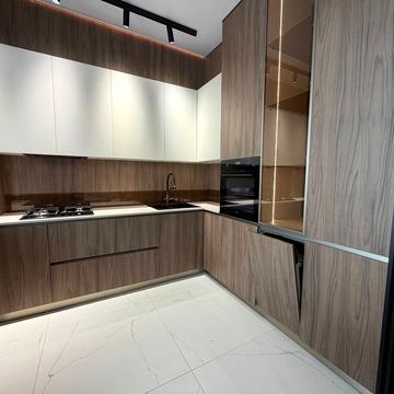 Лесі Українки вул., 21